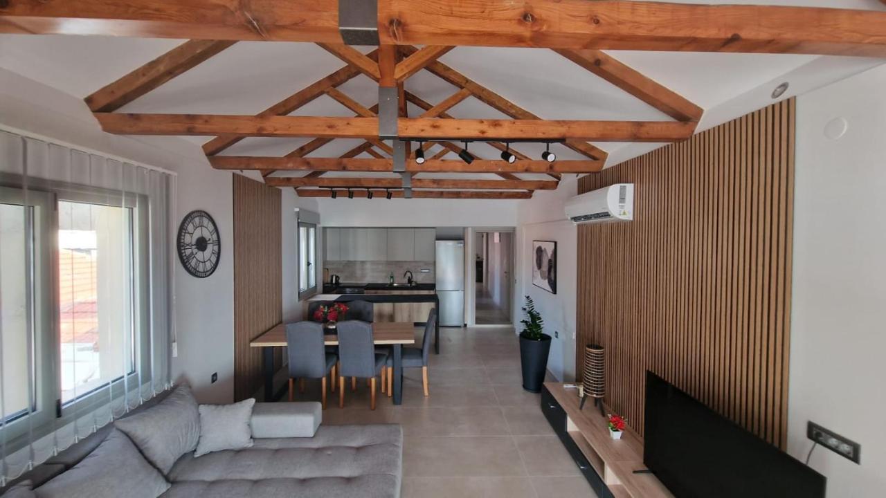 View On Scorpios - Ktena Accomodation ニドリ エクステリア 写真